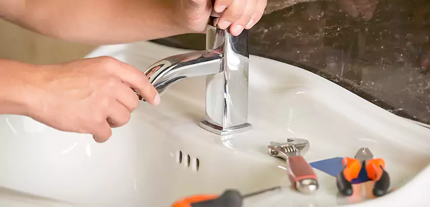 Bathtub Faucet Replacement in Selden